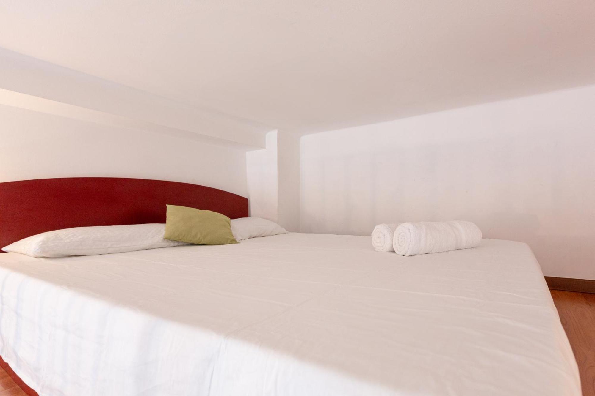Soft Colors Exclusive Apartment - Navigli District - M2 Милано Екстериор снимка