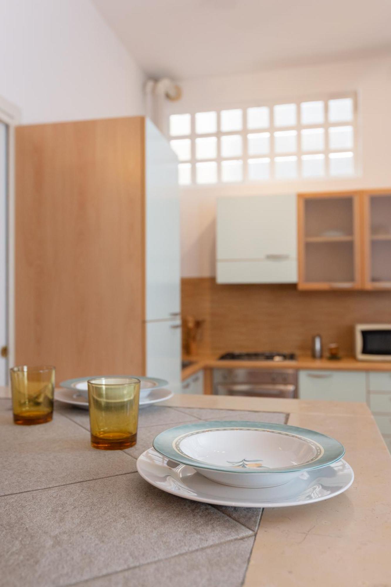 Soft Colors Exclusive Apartment - Navigli District - M2 Милано Екстериор снимка