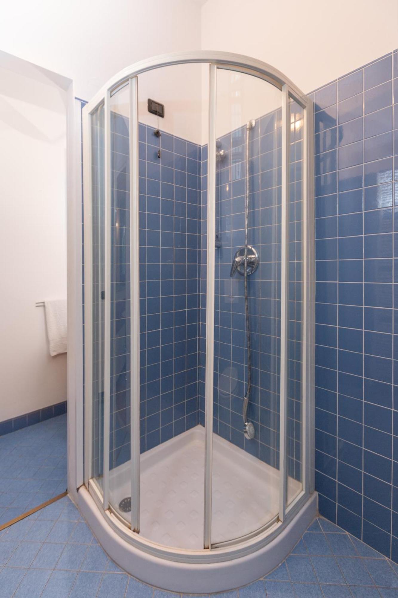 Soft Colors Exclusive Apartment - Navigli District - M2 Милано Екстериор снимка